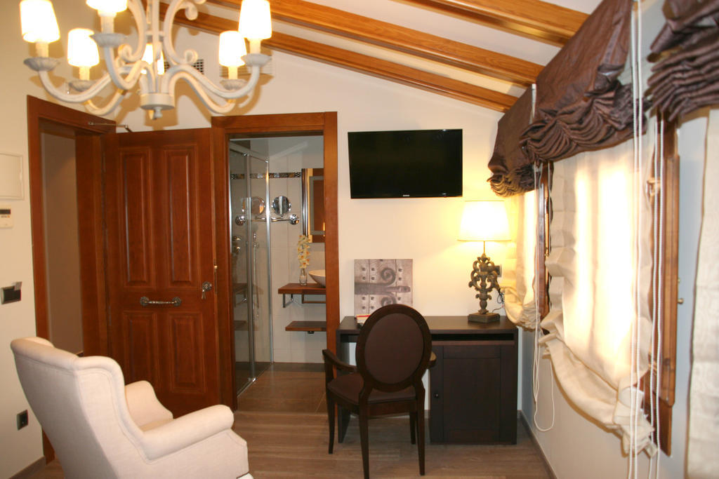 Hotel Castillo De Alquezar Alquézar Quarto foto