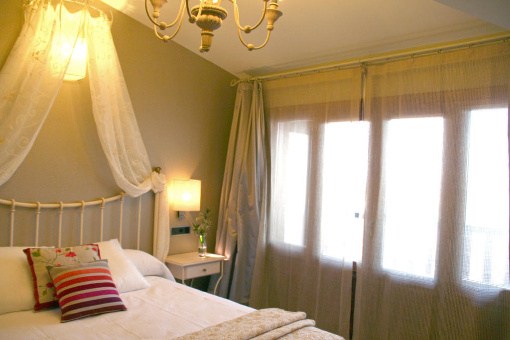 Hotel Castillo De Alquezar Alquézar Quarto foto