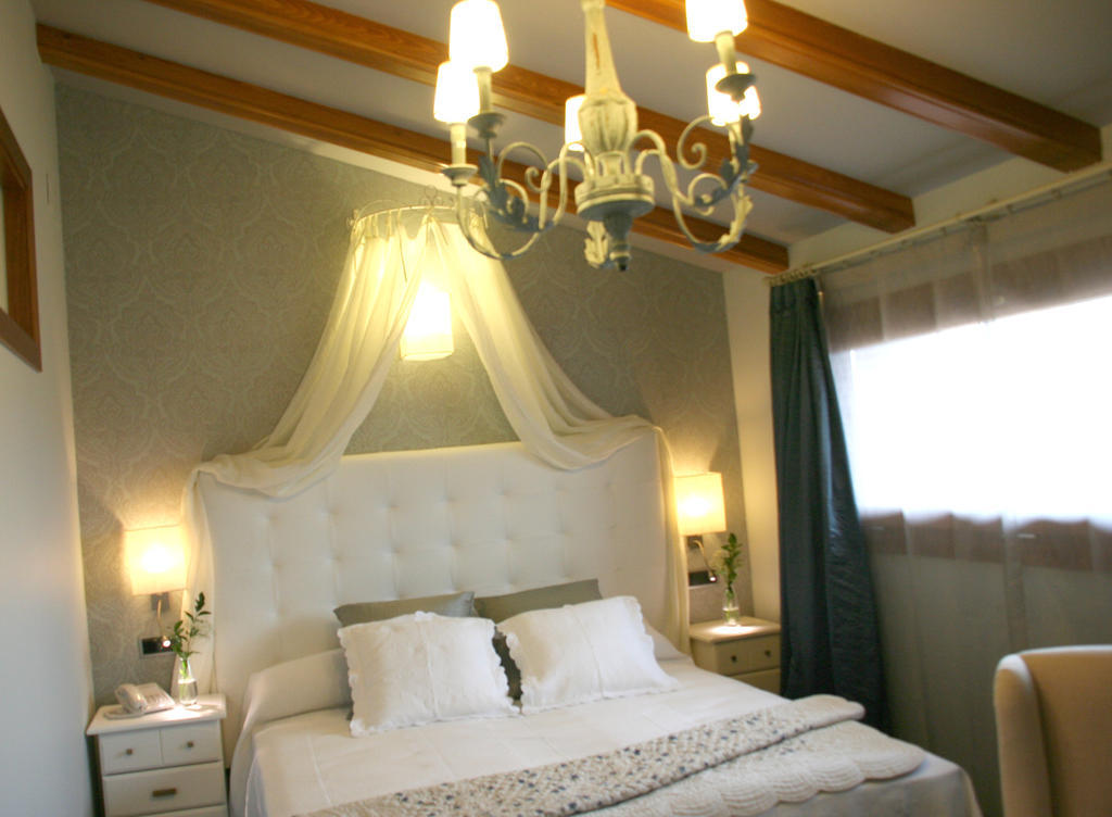 Hotel Castillo De Alquezar Alquézar Quarto foto