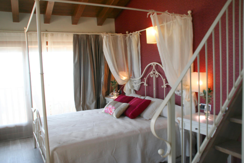 Hotel Castillo De Alquezar Alquézar Quarto foto